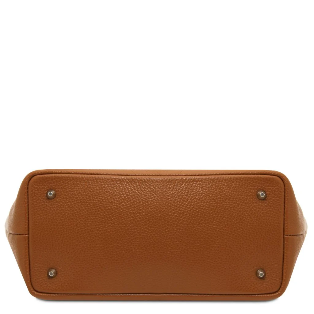 Viva Leather Handbag – Premium Italian Leather Day-to-Night Bag by Tuscany Leather (TL142498) - Image 4